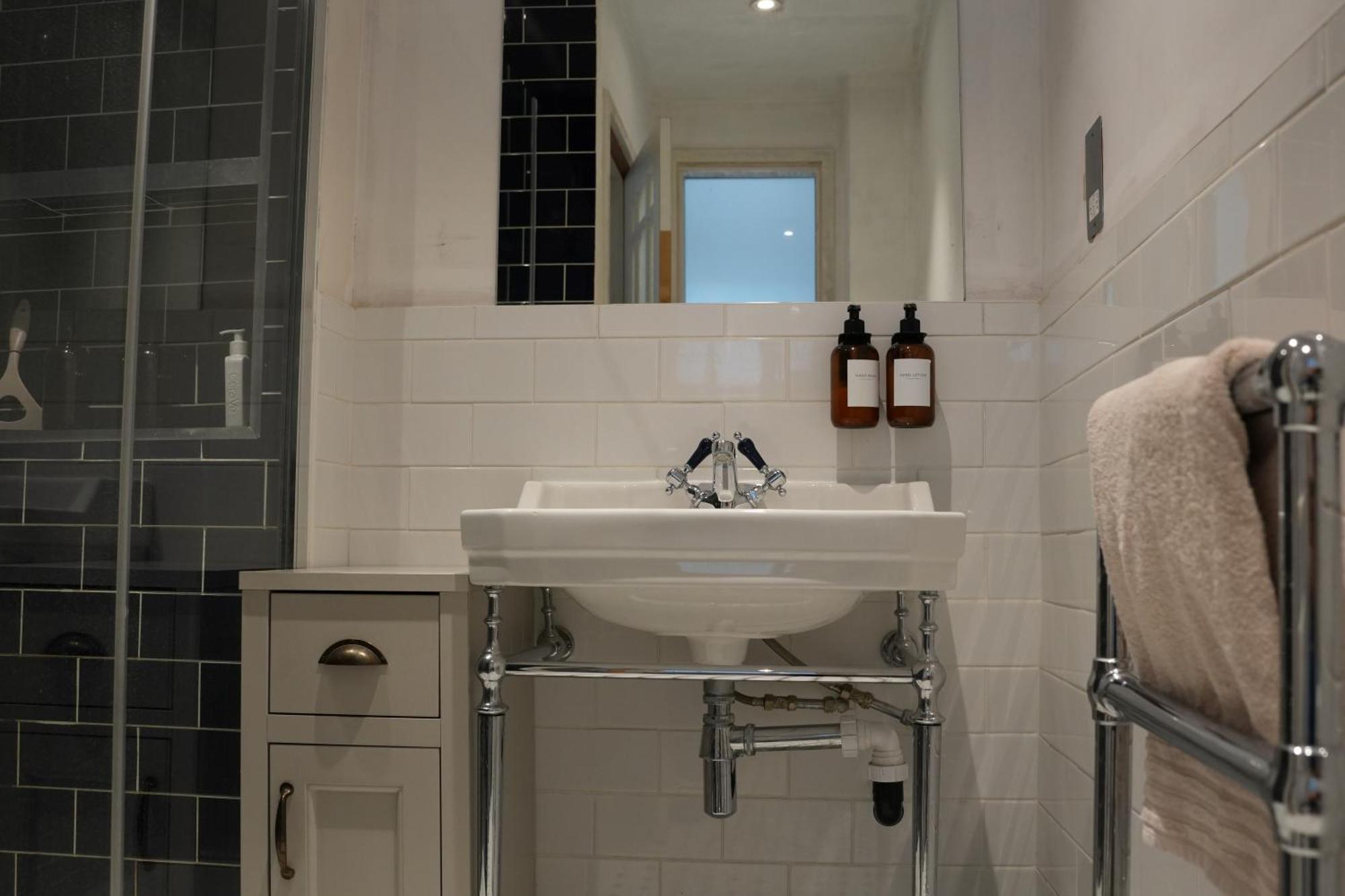 Ferienwohnung Stylish-Brockley-Entire Place London Exterior foto